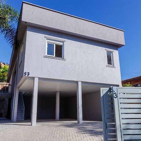 Appartamento Locar-In Gramado Flat Centro A 600 M Da Rua Coberta Esterno foto